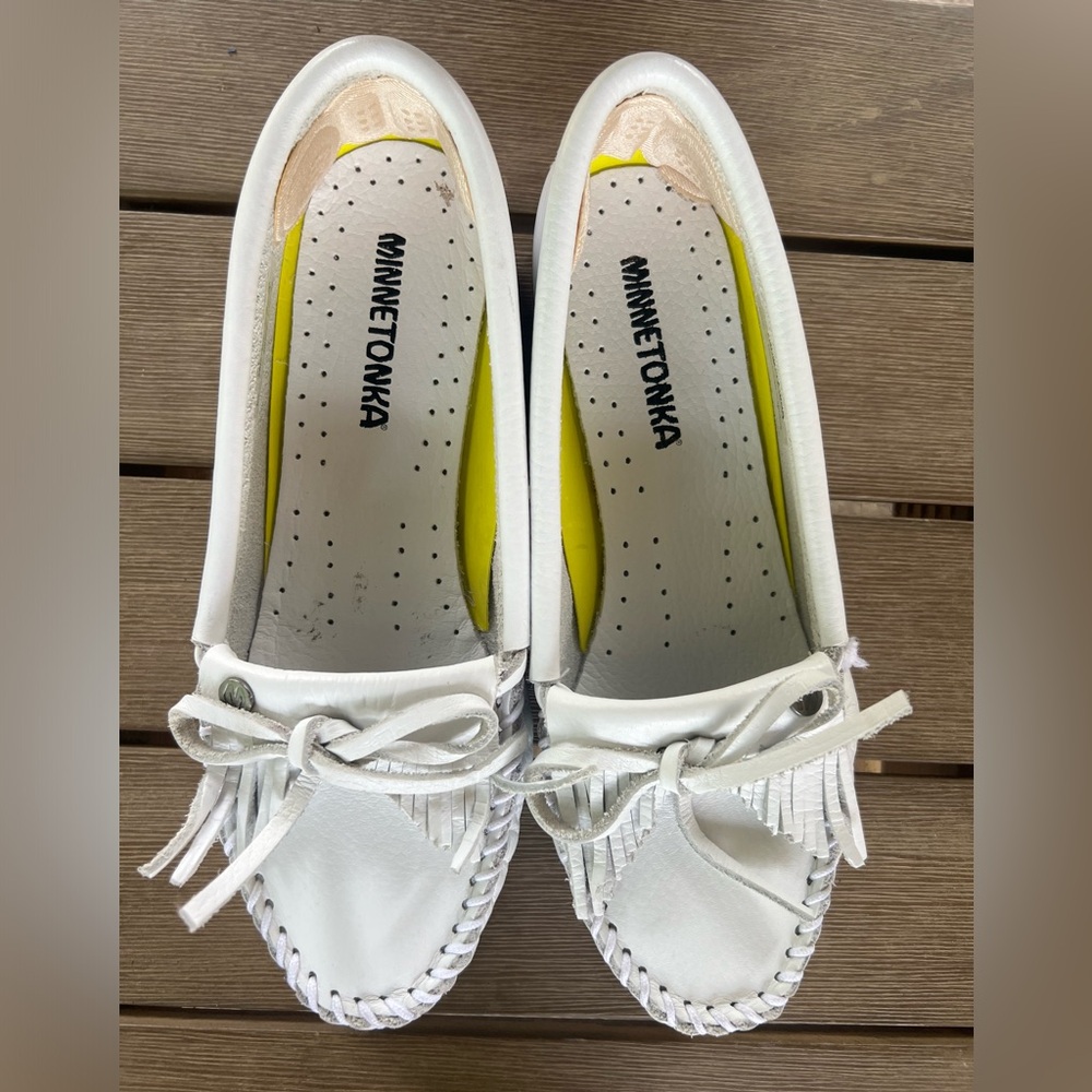 Minnetonka- EUC White shoes size 7.5